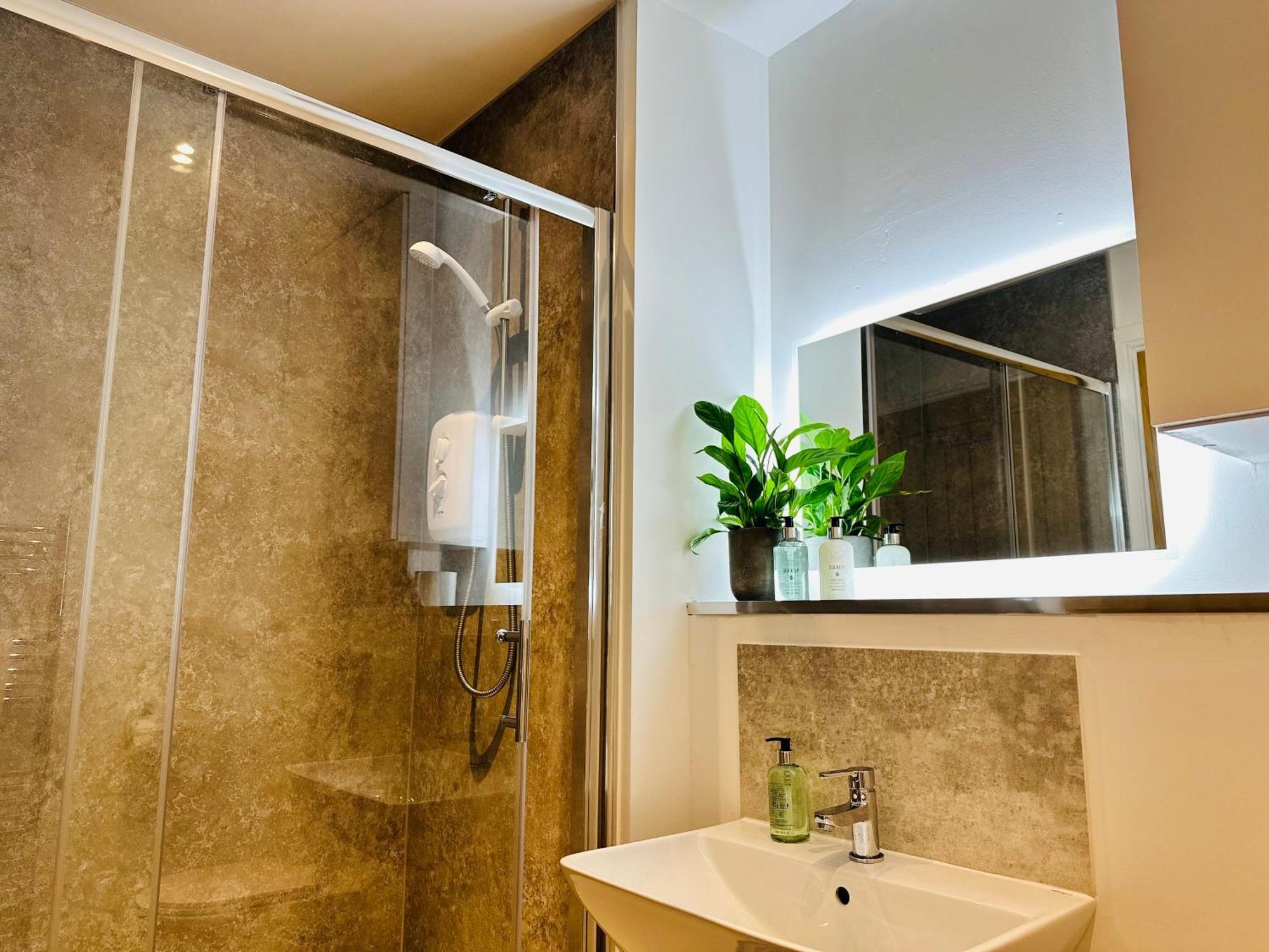 Barnet House Serviced Apartments ダンファームリン エクステリア 写真