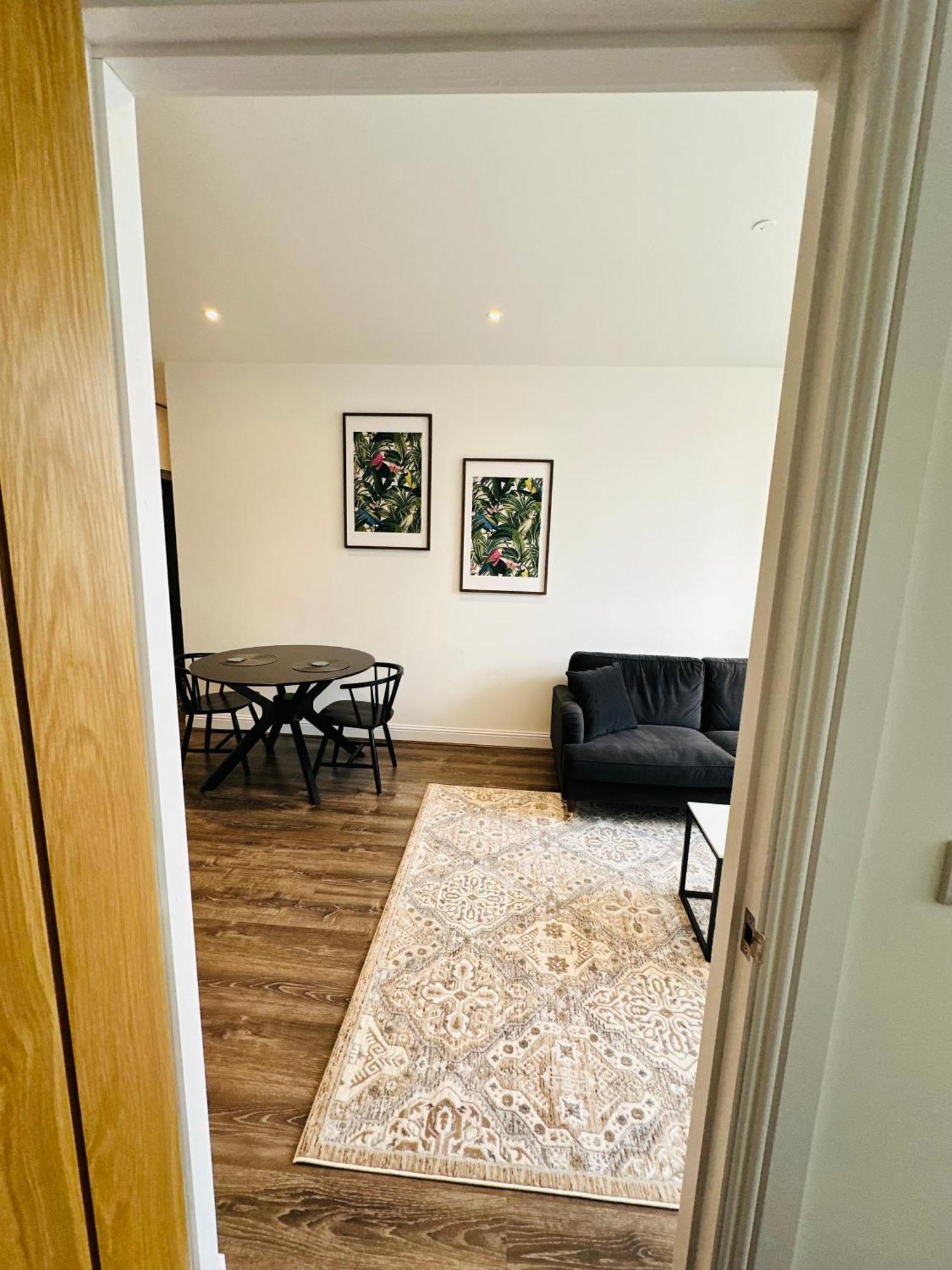 Barnet House Serviced Apartments ダンファームリン エクステリア 写真