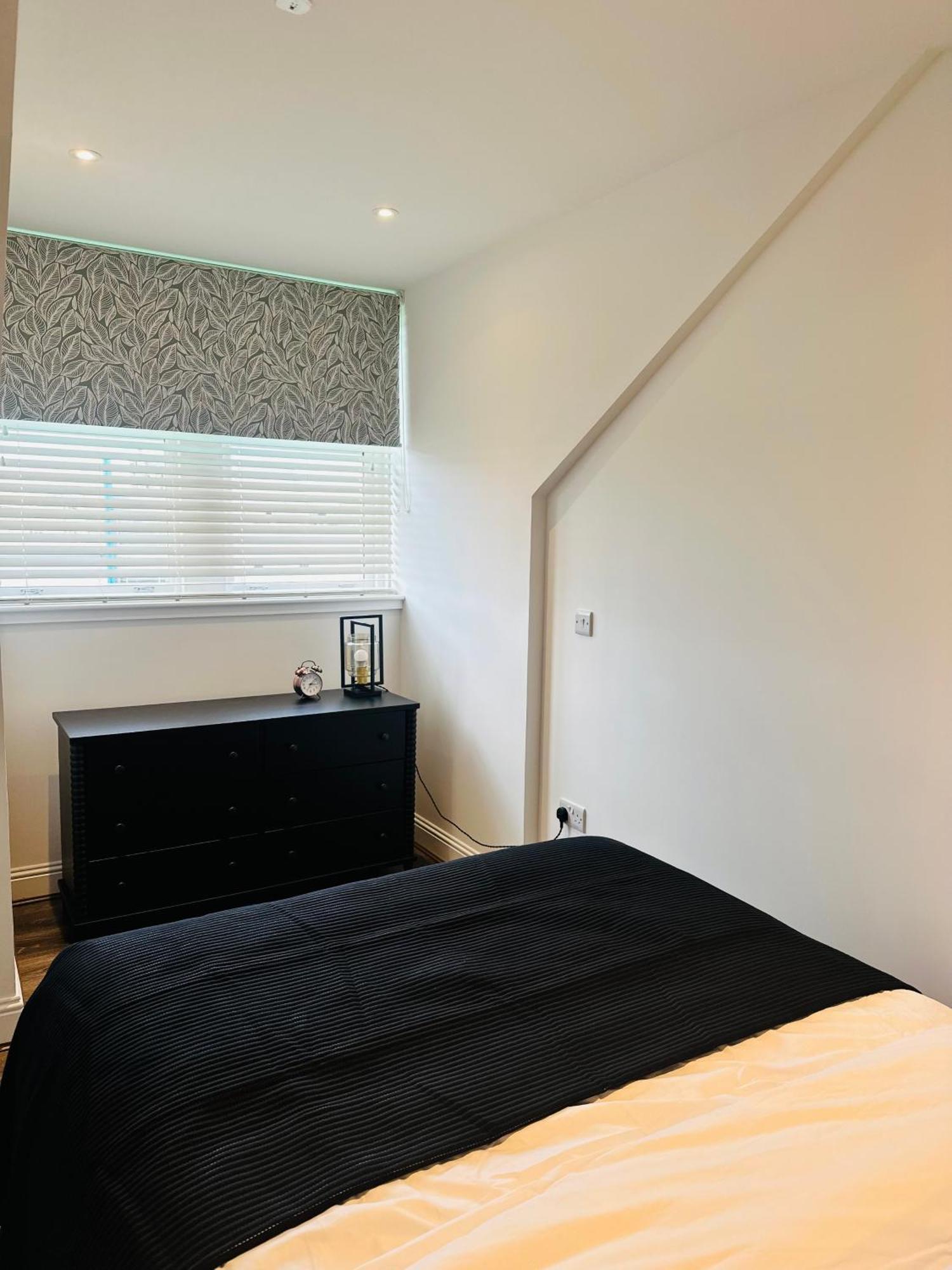 Barnet House Serviced Apartments ダンファームリン エクステリア 写真