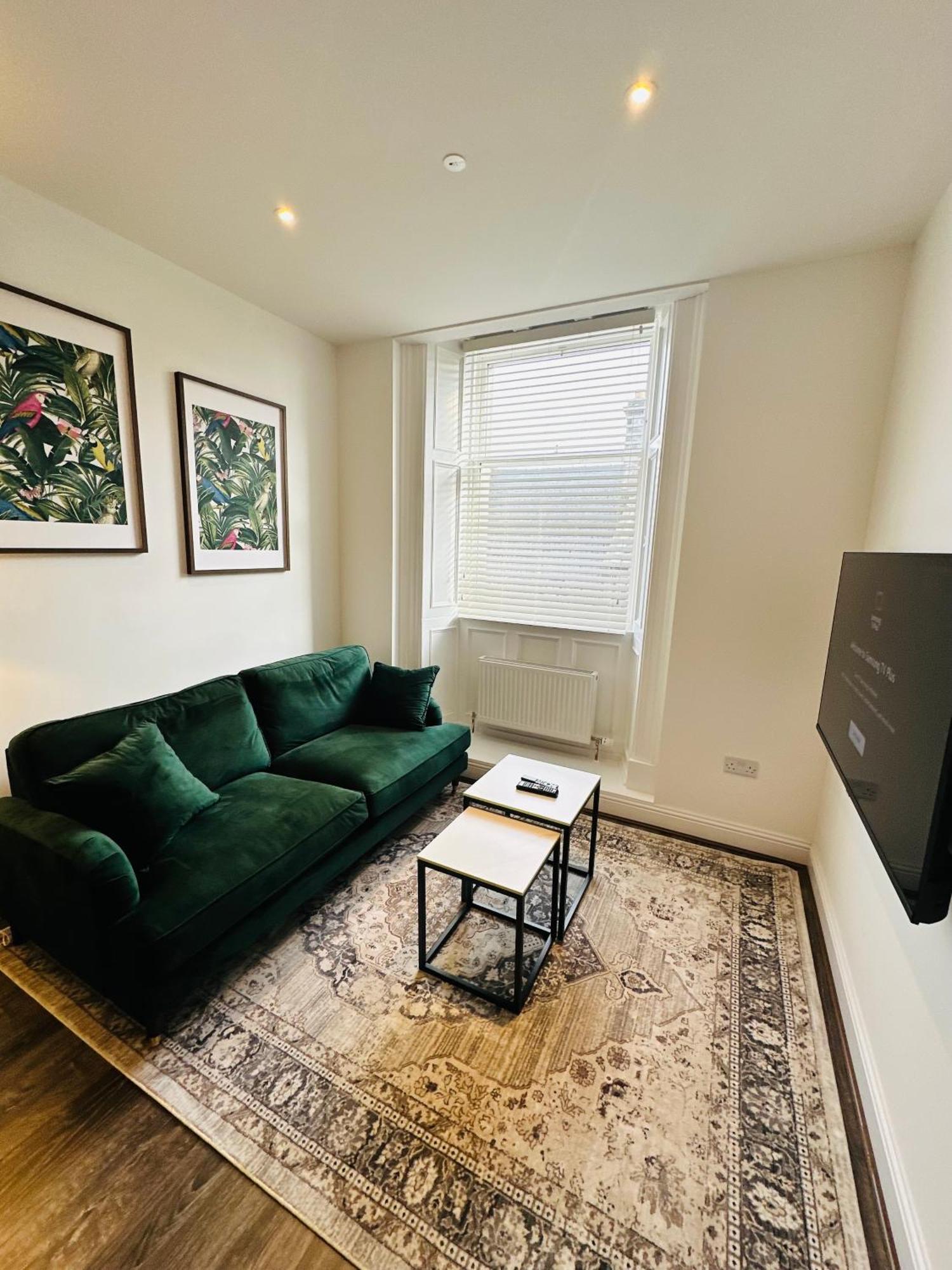 Barnet House Serviced Apartments ダンファームリン エクステリア 写真