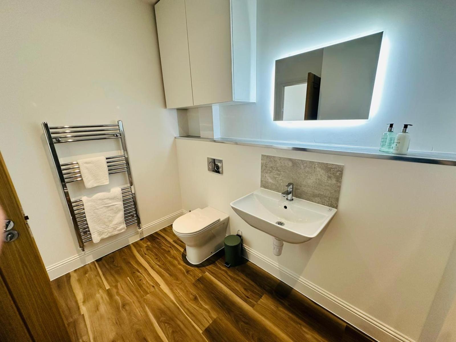 Barnet House Serviced Apartments ダンファームリン エクステリア 写真